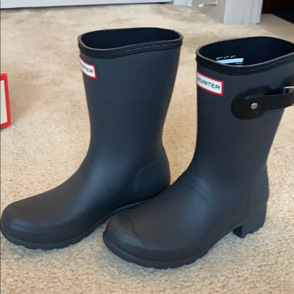 NWOT Short Hunter Boots- BRAND NEW - Picture 2 of 5